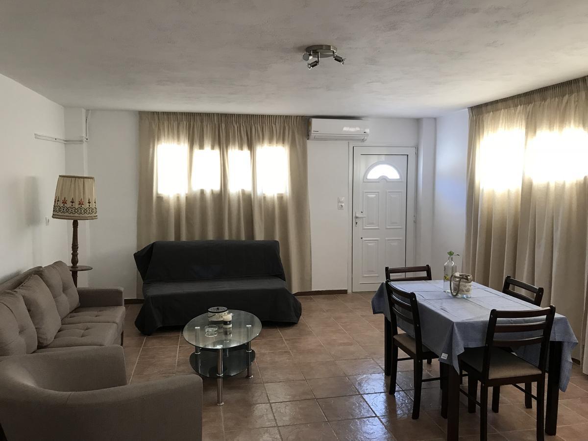 Villa Filoxenia Amarynthos Exteriör bild