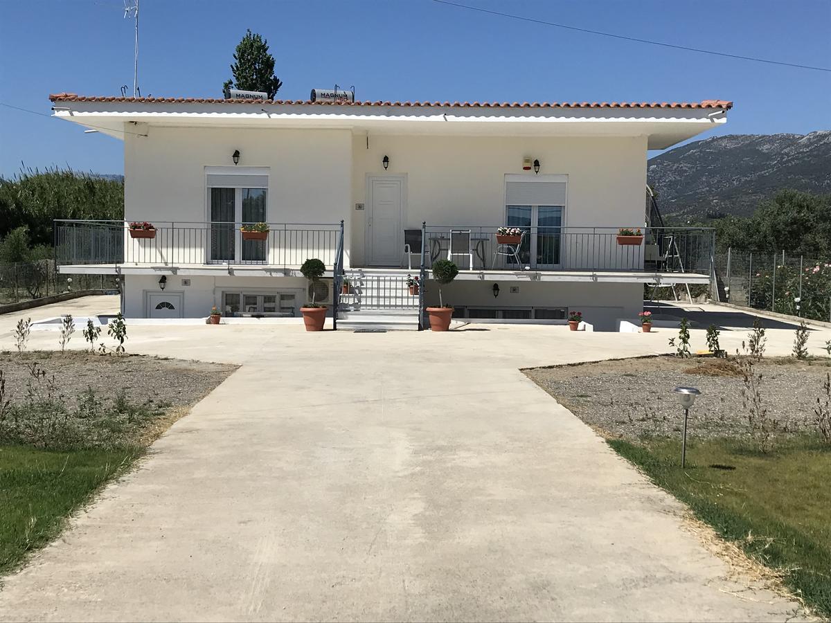 Villa Filoxenia Amarynthos Exteriör bild